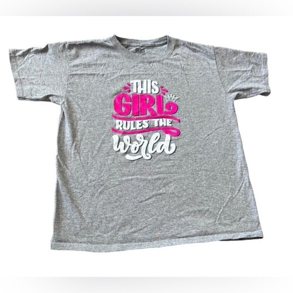 T shirt This girl rules the world. Size L.